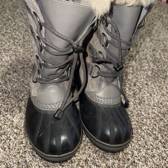 Sorel Boots (see flaws) - Picture 3 of 10
